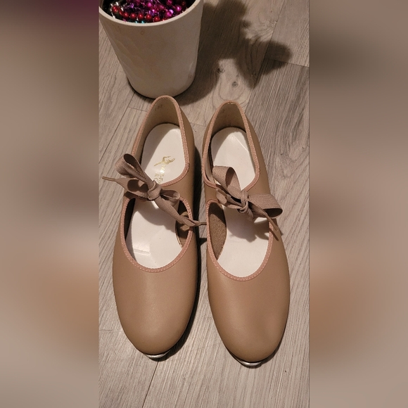 Wolff-Fording & Co. Tan Ribbon-tie Mary Jane Tap Shoes, Women's 9 - Picture 3 of 16